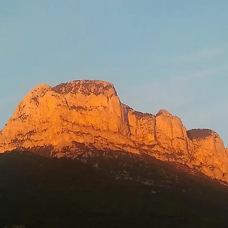 Fonda Naval 招待所 4*